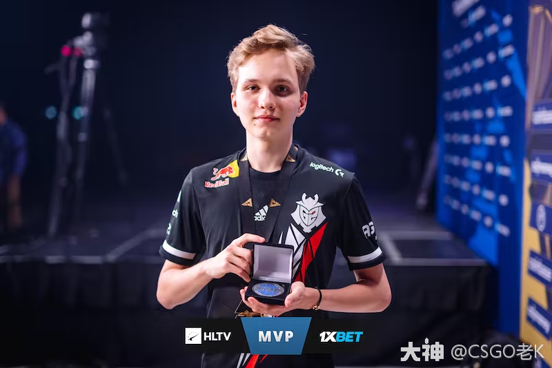 解说热议：谁能限制ZmjjKK的发挥，将成为比赛胜负手。